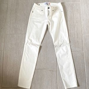 CAbi Women’s size 2 Slimmie skinny jeans in cream. Never worn.